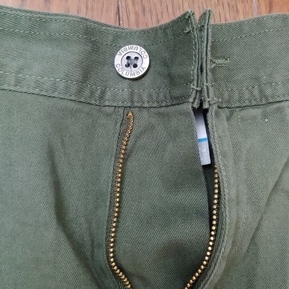 Columbia Cargo Shorts - Picture 2 of 9